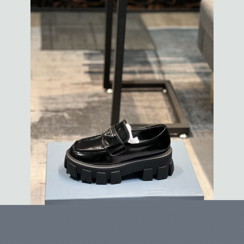 Pra*a leather shoes